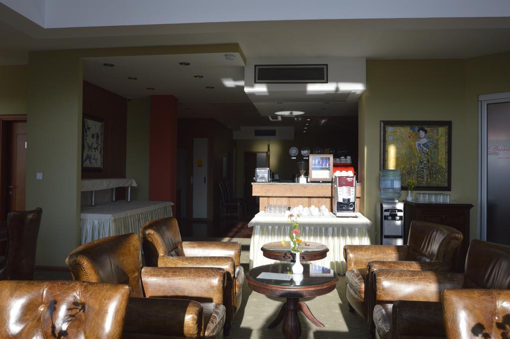 Duvet Center Hotel Скопие Екстериор снимка