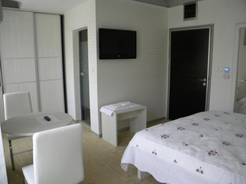 Duvet Center Hotel Скопие Стая снимка