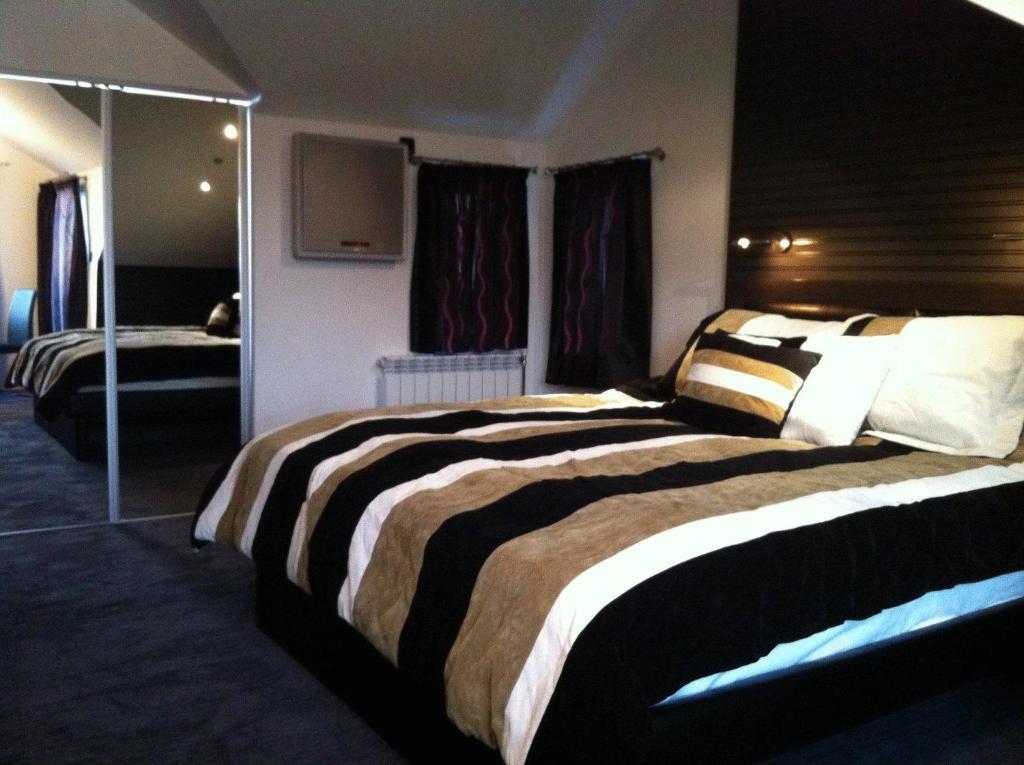 Duvet Center Hotel Скопие Стая снимка